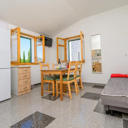 Willa House Plovanija